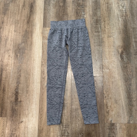NVGTN Gray Patterned Leggings Size S - Picture 2 of 3